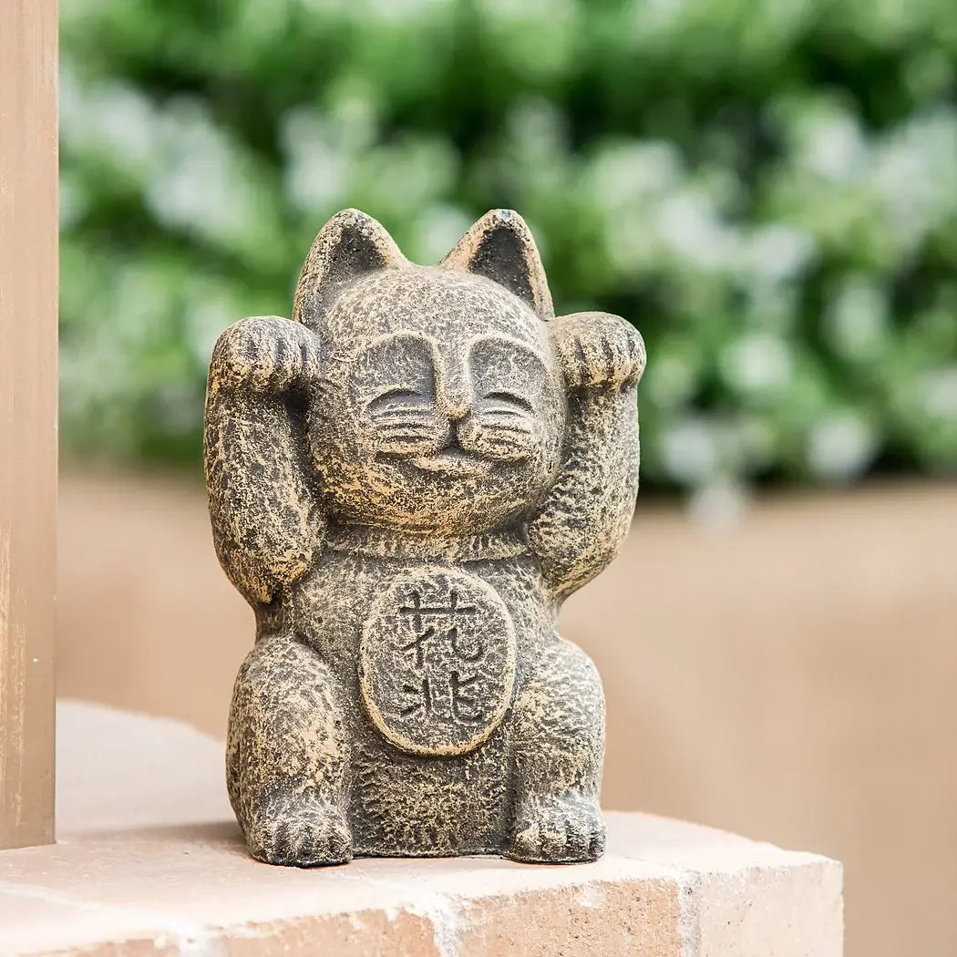Japanese Lucky Cat, Maneki Neko Outside