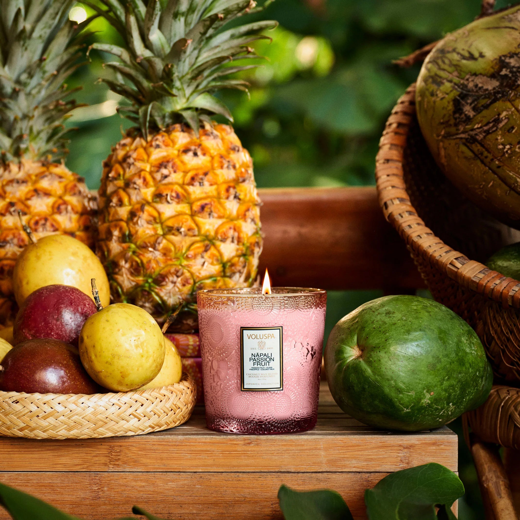 Nāpali Passion Fruit Classic Boxed Candle with Fruit