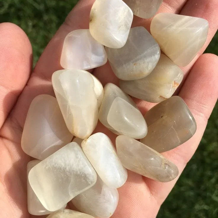 Moonstone Nude for soothing energy