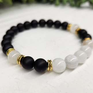 (Cleansing) Obsidian Black Matte With Selenite 8mm Smooth Bead Stretch Bracelet Details