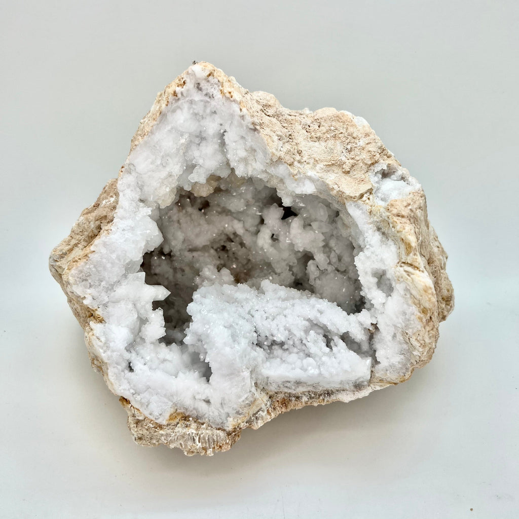 Natural Sugar Quartz Crystal Geode 3-4 kg