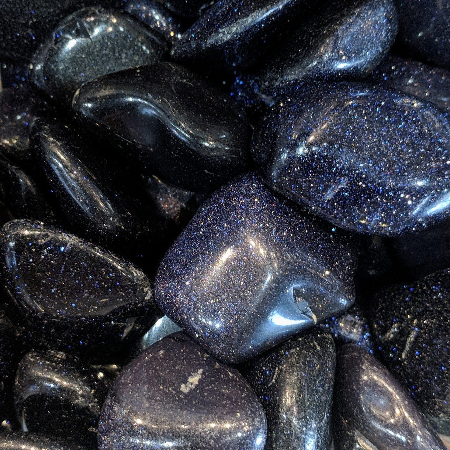 Goldstone Blue to generate energy and stabilize the emotions