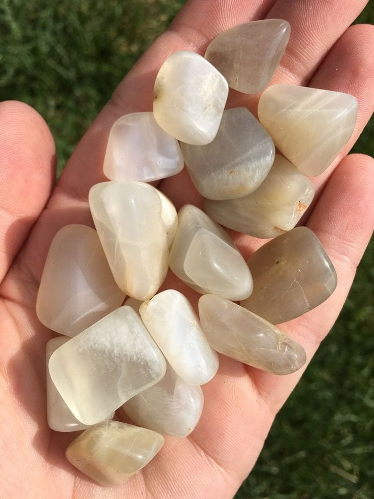 Moonstone Nude for soothing energy
