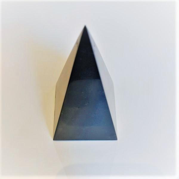 Shungite Pyramid for good health & EMF protection - Body Mind & Soul